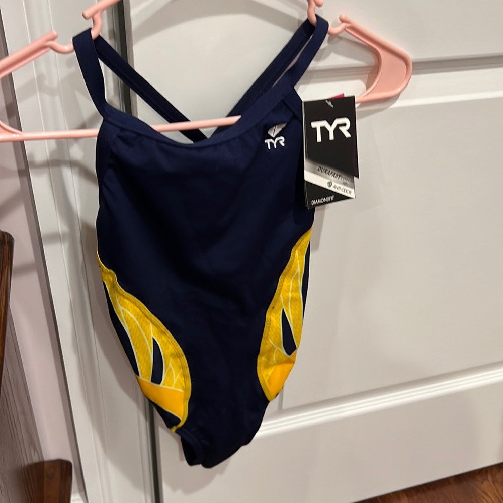 NWT - girls competition TYR swim suit in size 26. DiamondFit. Navy & Yellow.